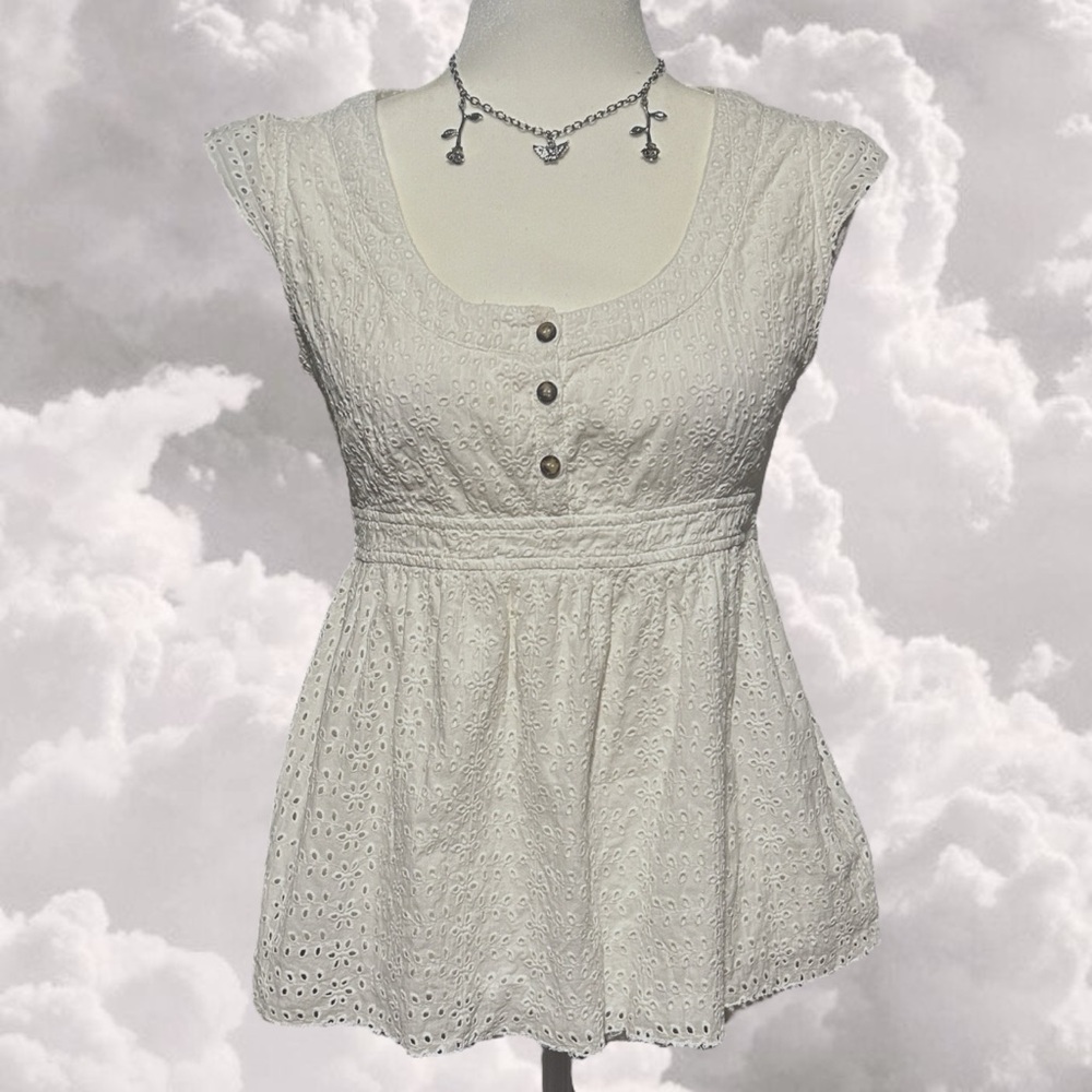 Burberry White lace peplum short sleeve blouse with empire waist